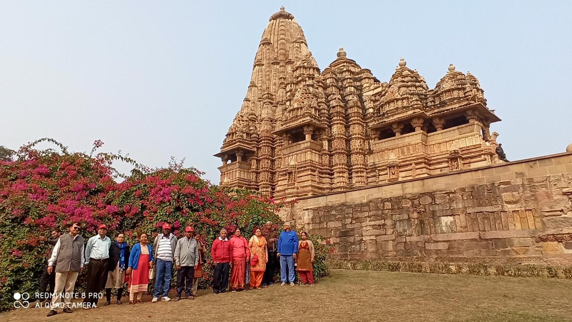 Abhiram Homestay 克久拉霍 外观 照片