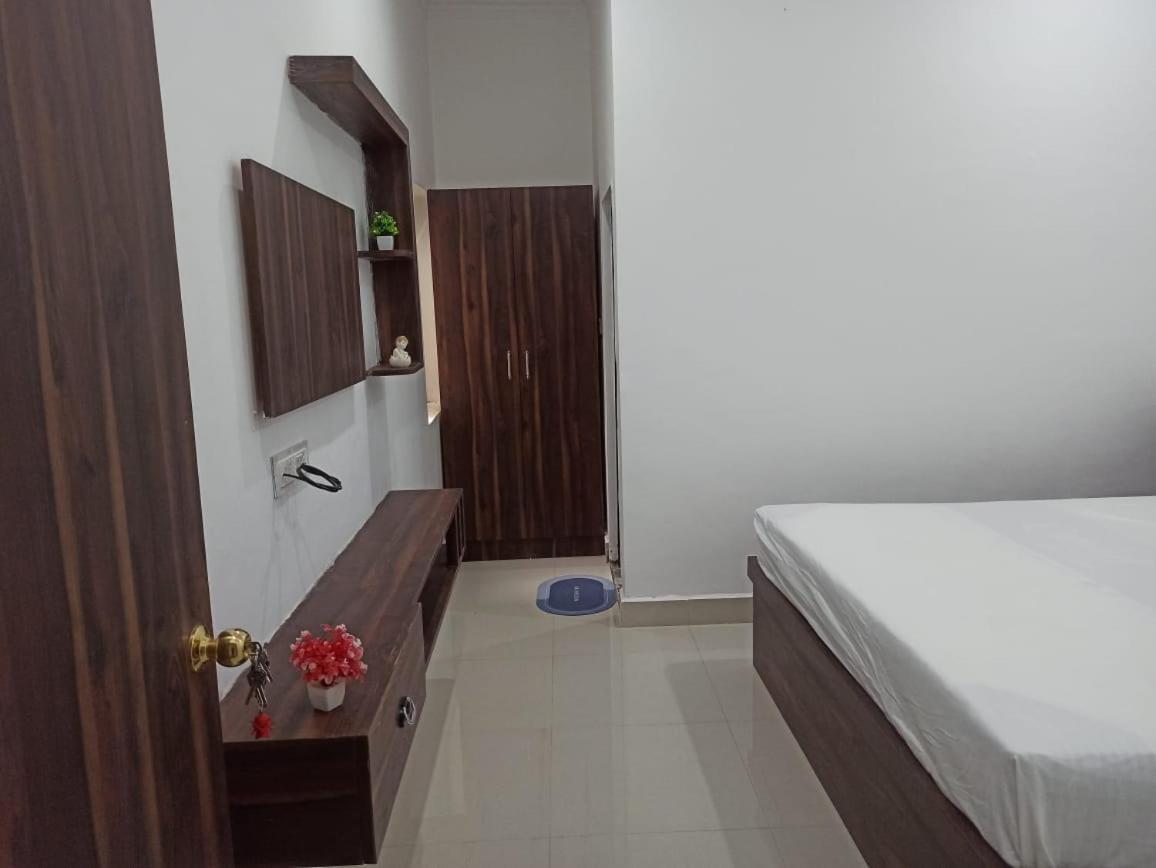 Abhiram Homestay 克久拉霍 外观 照片
