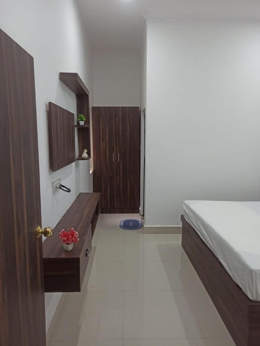 Abhiram Homestay 克久拉霍 外观 照片