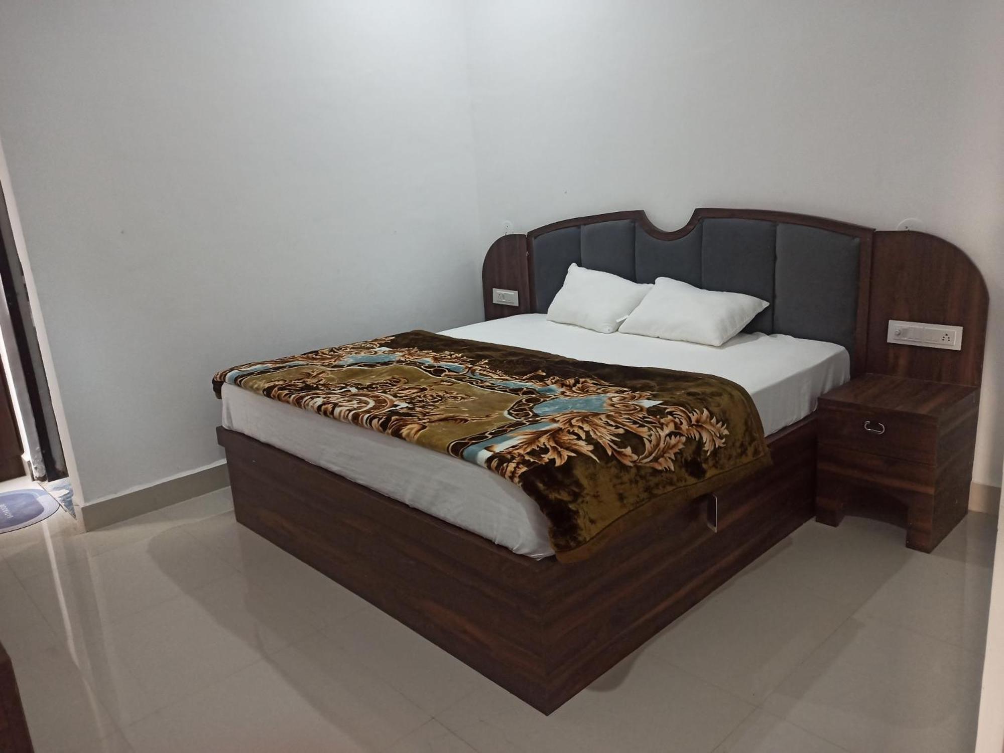 Abhiram Homestay 克久拉霍 外观 照片